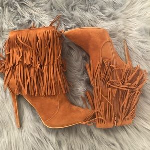 Fringe boot